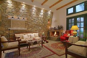 Artemis Hotel