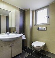 Rhodes Central Suite