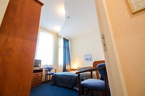 7 Days Hotel Kiev