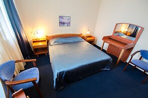 7 Days Hotel Kiev