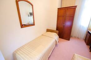 7 Days Hotel Kiev