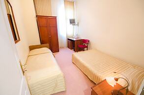 7 Days Hotel Kiev