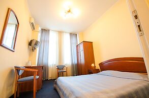 7 Days Hotel Kiev