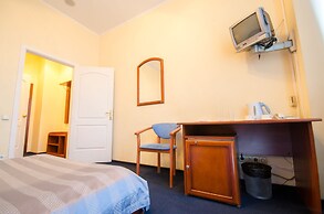 7 Days Hotel Kiev