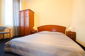 7 Days Hotel Kiev