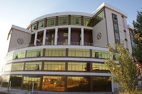 Nevan Suite Hotel
