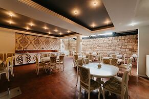 Fullton Central Inn