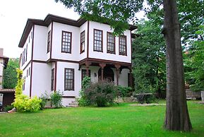Mehves Hanim Konagi