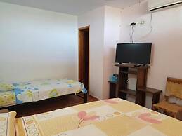 Hostal Dumbira