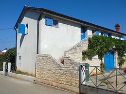 Apartments Ivas