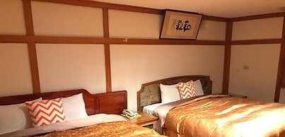 River Hotel