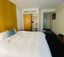 River Hotel