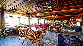 Safran Cave Hotel