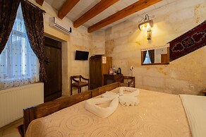 Safran Cave Hotel