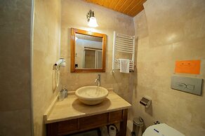 Safran Cave Hotel