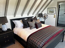 Abbotsford Hotel
