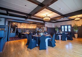Abbotsford Hotel