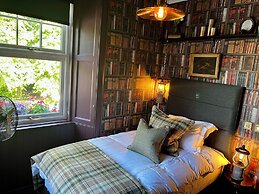 Abbotsford Hotel