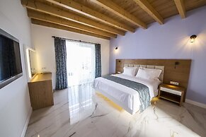 Blanca Beach Hotel