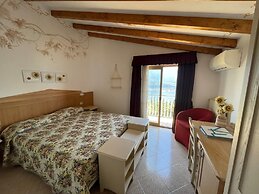 Village Hotel Lucia