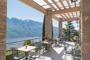 Village Hotel Lucia