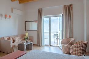 Village Hotel Lucia