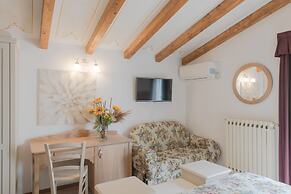 Village Hotel Lucia