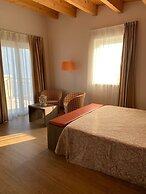 Village Hotel Lucia