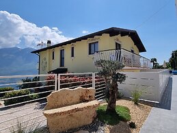 Village Hotel Lucia