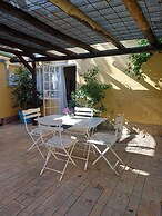 Capbon Guesthouse