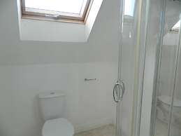 Hookless Holiday Homes