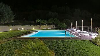 Siké Holiday Home