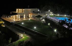 Siké Holiday Home