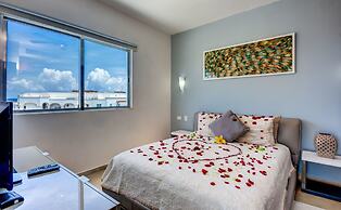 Penthouse Skyline 2BR 2BathR & Balconies