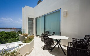 Penthouse Skyline 2BR 2BathR & Balconies