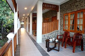 Salay River View Inn