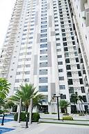 Studio Condo at Horizons 101