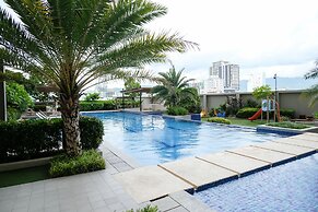 Studio Condo at Horizons 101