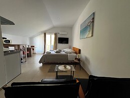 Apartments Lira