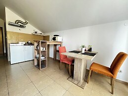 Apartments Lira