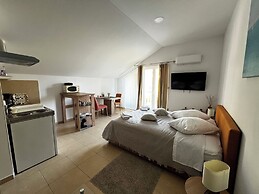 Apartments Lira