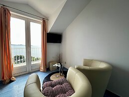 Apartments Lira