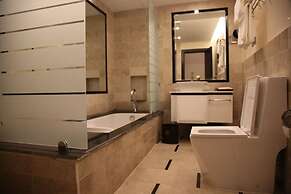 Raoum Inn Hotel Apartments Corniche