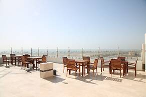 Raoum Inn Hotel Apartments Corniche