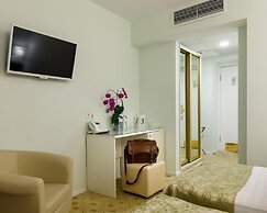Beloe Derevo Hotel