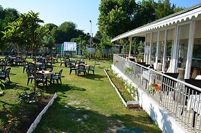 Elis Beach Hotel