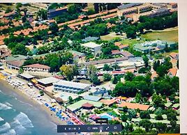 Elis Beach Hotel