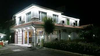 Elis Beach Hotel