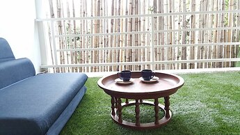 The Commonroom CNX