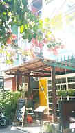 The Commonroom CNX